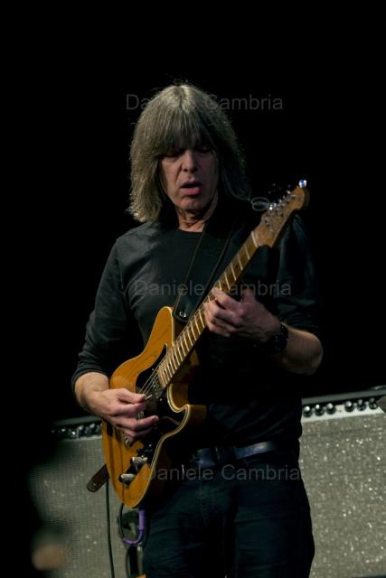 Mike Stern (24)